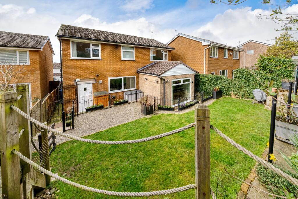 4-bed detached on Stalyhill Drive, Stalybridge, £420,000