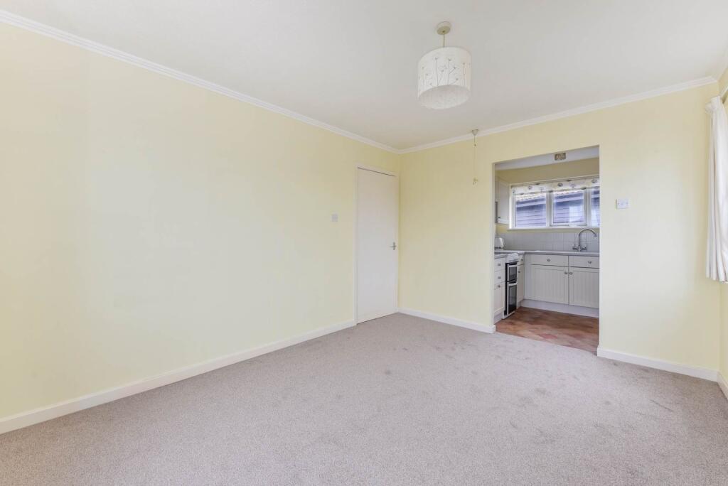 Green Court, East Wittering, West Sussex, PO20 photo 4