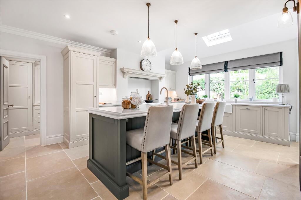 Kingwood Common, Kingwood, Henley-on-Thames, Oxfordshire, RG9 - View 2