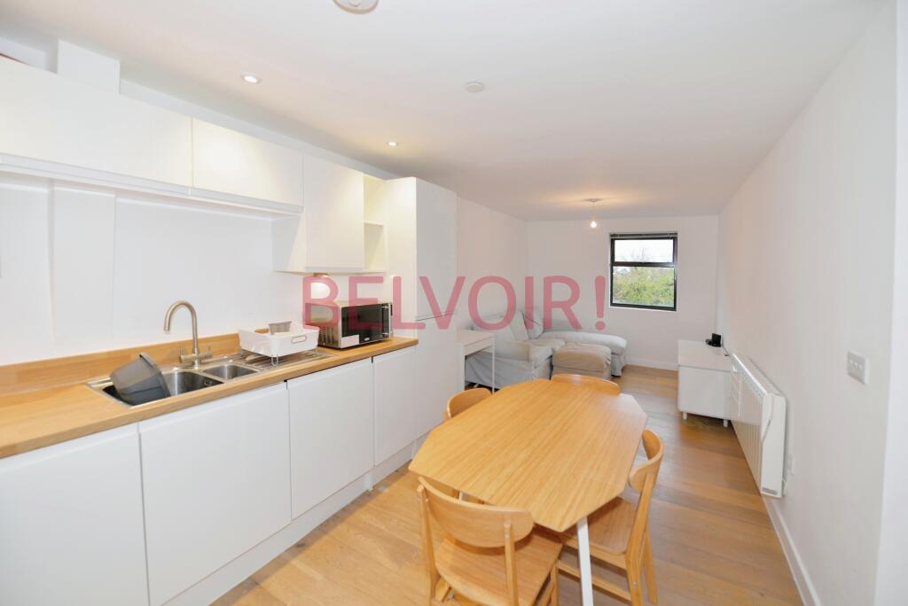 Apartment in Southampton - View 4