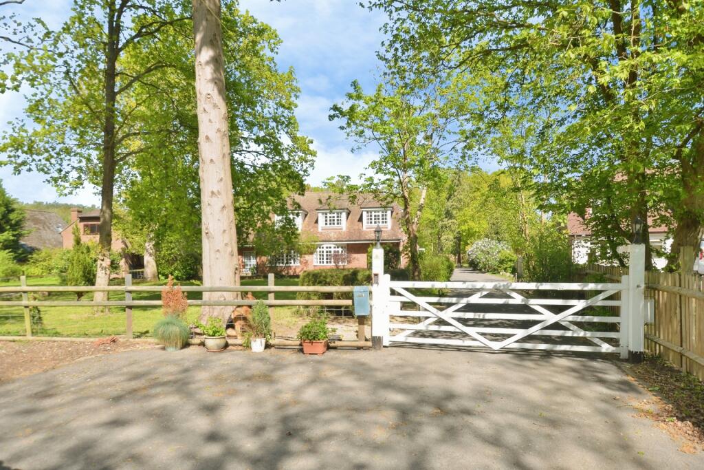 Ruckinge, Ashford, Kent, TN26 photo 4