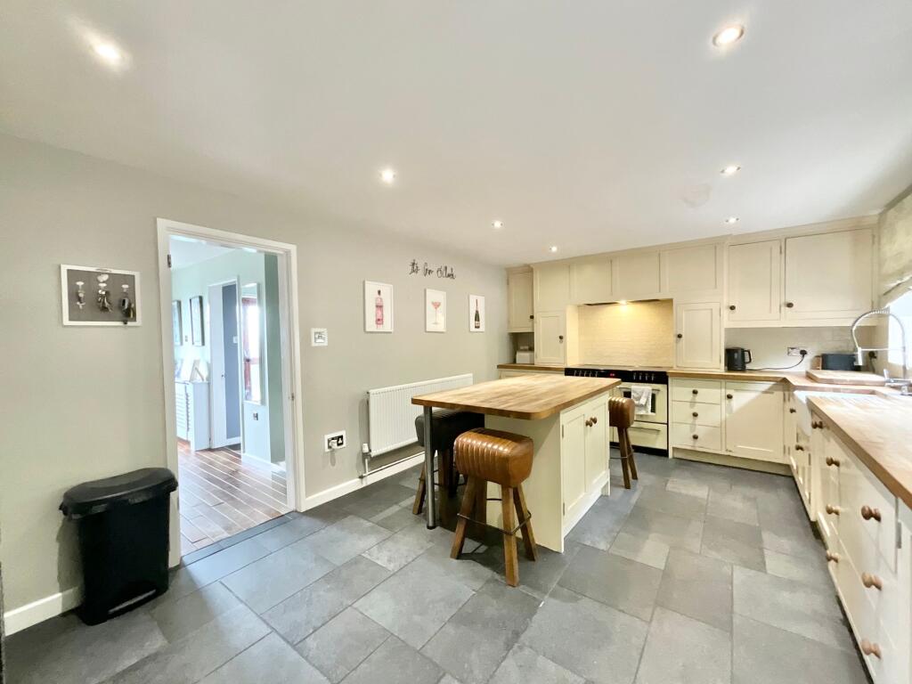 House in Stoke-on-Trent - View 4
