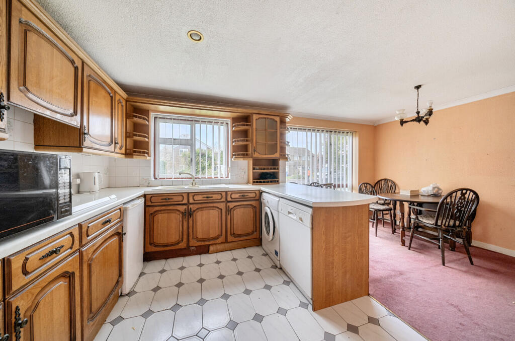 Trevelyan, Bracknell, Berkshire photo 2