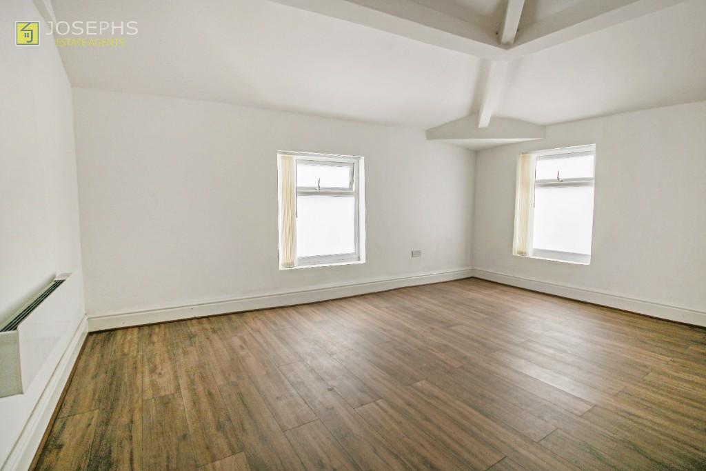 Apartment in Bolton, The Haulgh - More