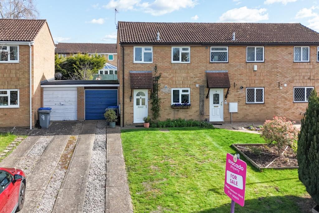 3-bed semi-detached on Purssell Close, Maidenhead, Berkshire, SL6 3XU, £465,000