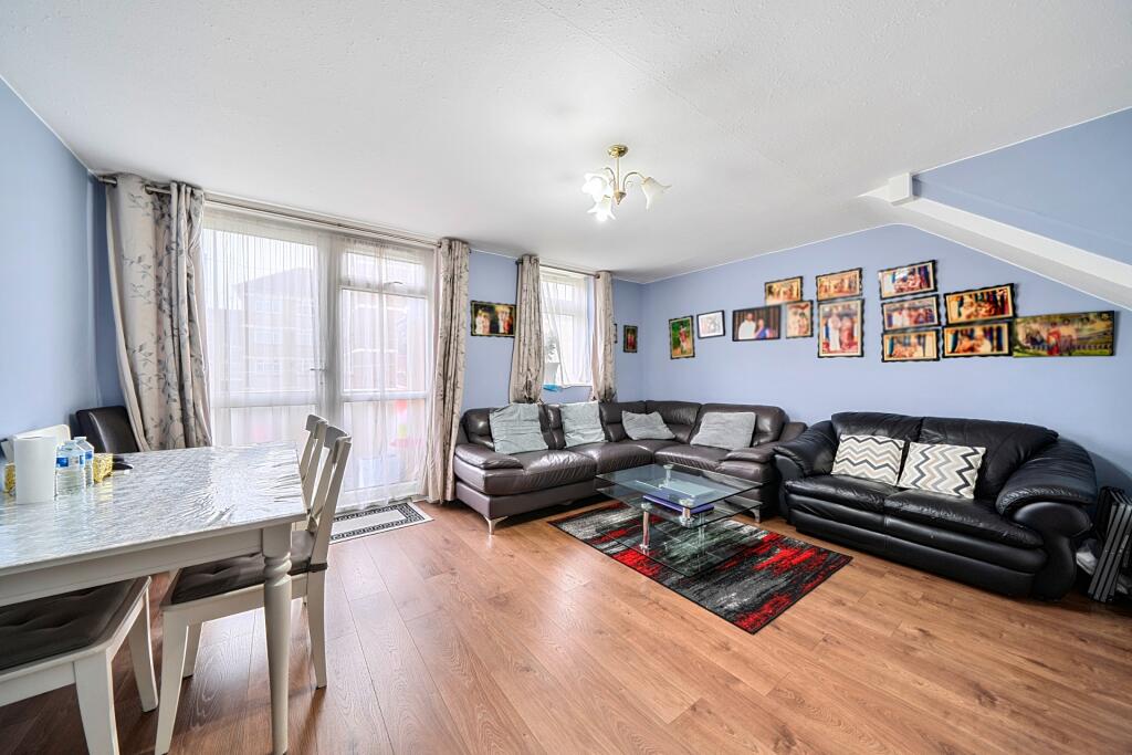 Canberra Drive, Northolt, UB5 photo 5