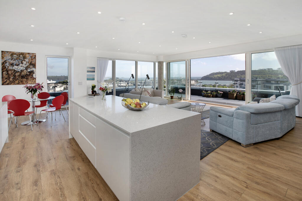 Teesra House, Mount Wise Crescent, Plymouth, Devon photo 2