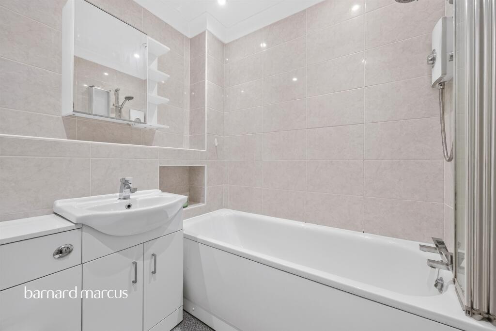 Apartment in Sutton - More