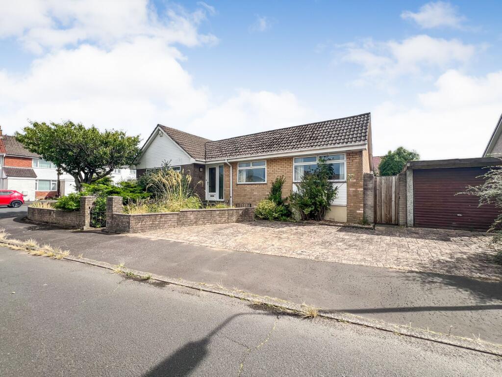 Main image of property: 16 Murchland Way, Irvine, KA12 0XN
