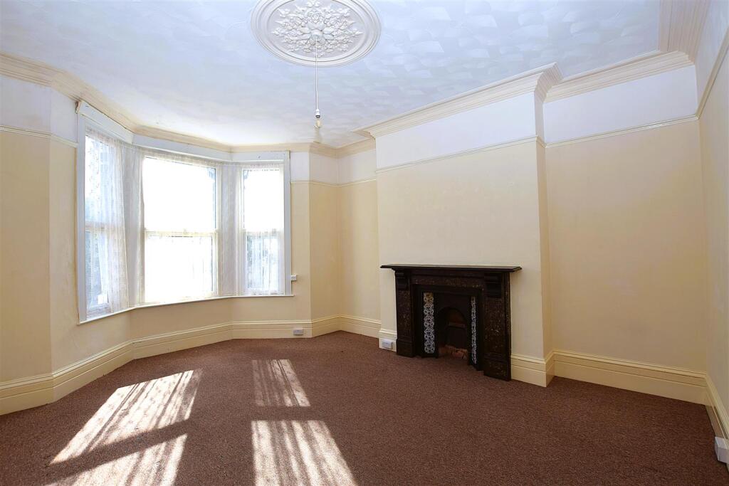 Apartment in Tonbridge - View 2