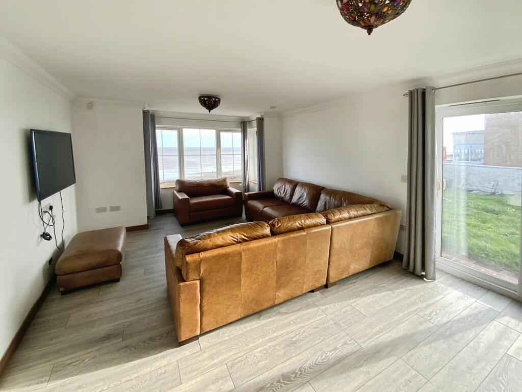 House in Hull - View 3