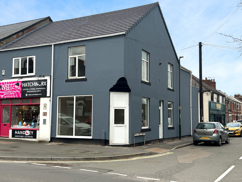 Main image of property: Flat Above 363 Sheffield Road, Chesterfield, Derbyshire S41 8LL