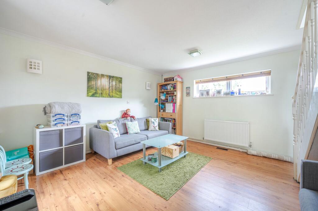 Deepfield Way, Coulsdon, CR5 photo 2
