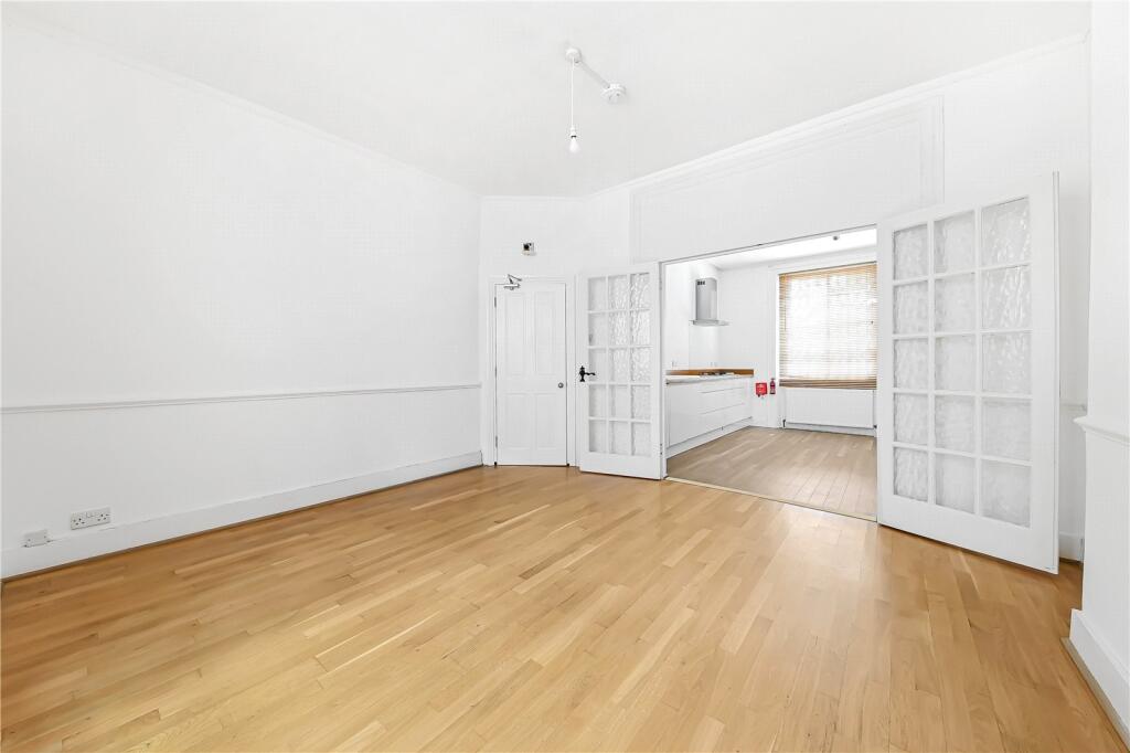 House in London - View 2