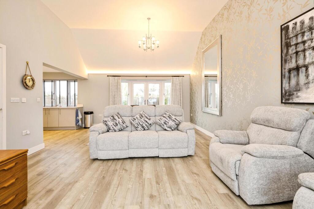 Larkfield, CAMBRIDGE, Cambridgeshire, CB21 photo 4