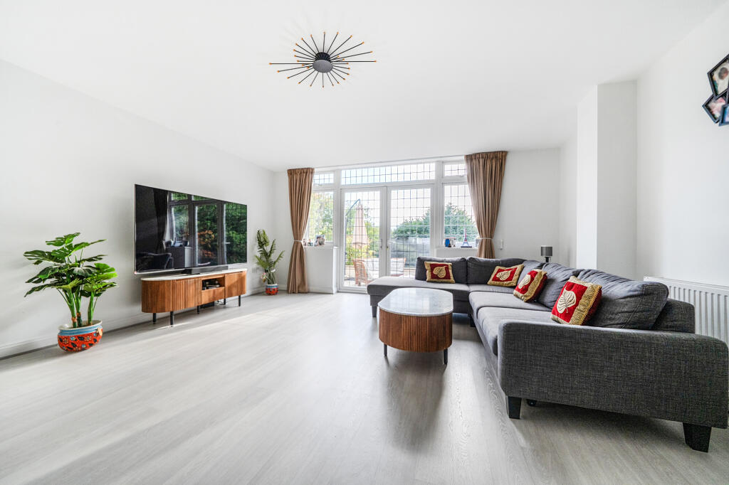 House in Watford - View 2