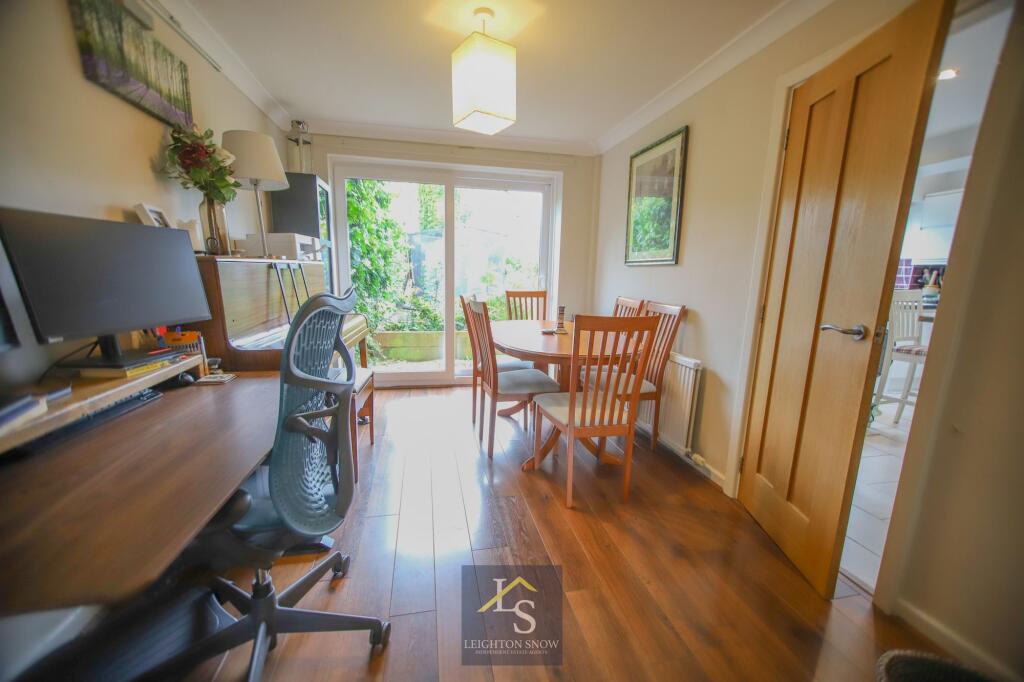 House in Stockport, Cheadle Hulme - More