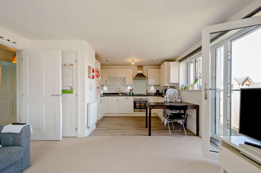 Apartment in Milton Keynes, Fairfields - View 5