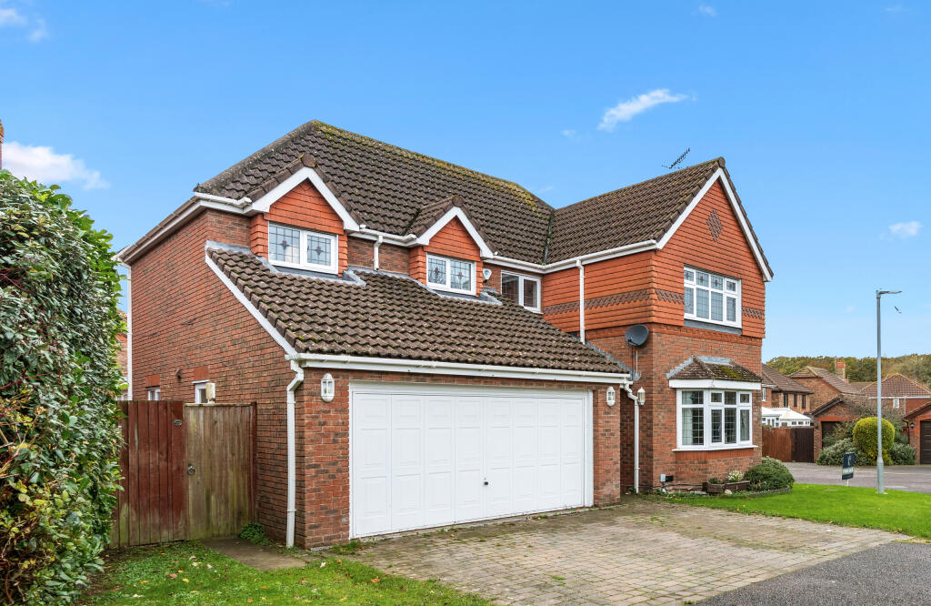 Holyhead Close, Hailsham, East Sussex photo 4