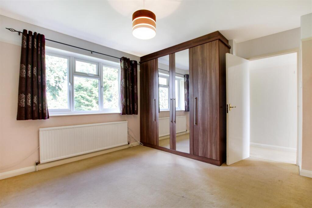 House in Redhill - View 4
