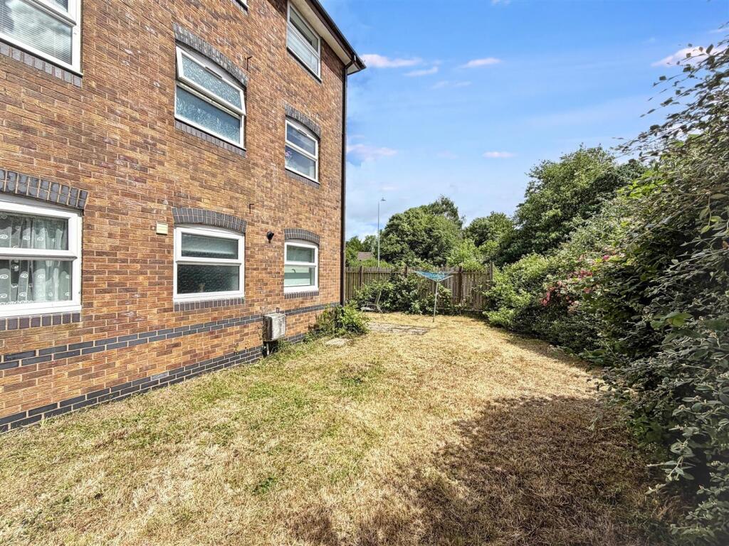 Apartment in Newport, Somerton, Liswerry - View 6