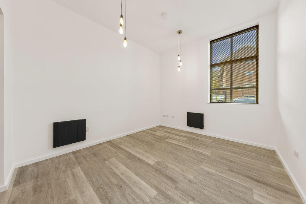 Apartment in Chesterfield, Derbyshire - More