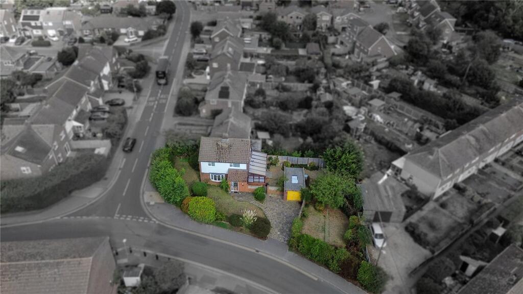 House in Twyford, Wokingham - View 2