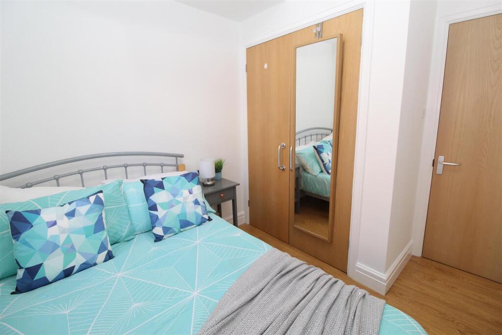 Apartment in Cardiff, Maindy, Cathays - View 5