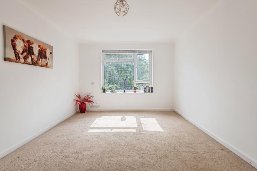 Apartment in Weston-super-Mare, North Somerset - View 4