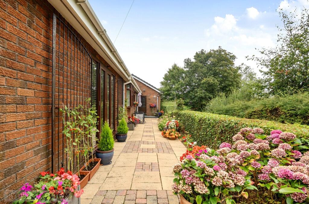 House in Oldham, Shaw and Crompton - View 3
