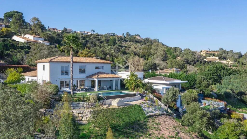 Main image of property: Provence-Alps-Cote d`Azur, Var, Les Adrets-de-l`Estérel
