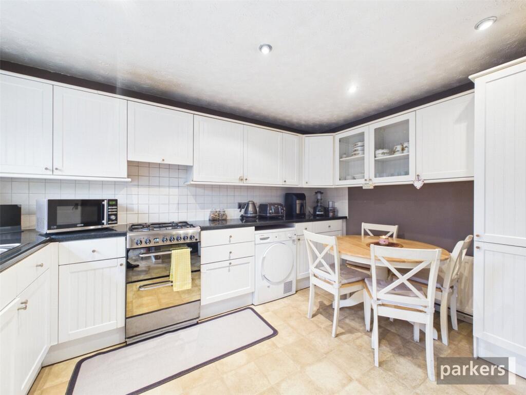 Cornfield Road, Woodley, Reading, Berkshire, RG5 photo 2
