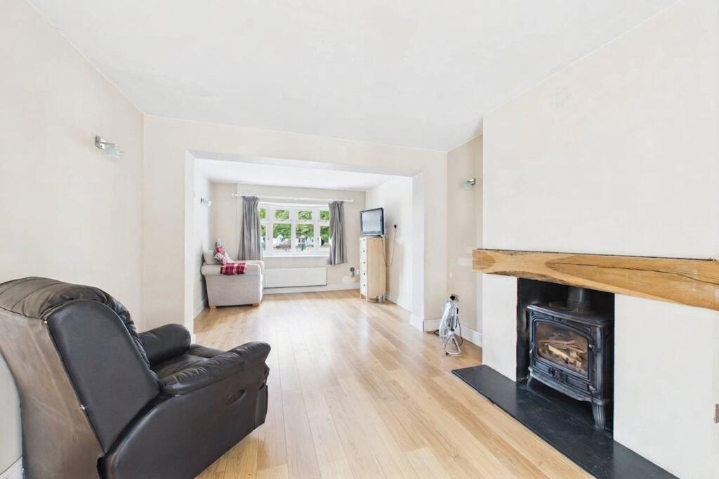 House in Reading, Arborfield and Newland - More