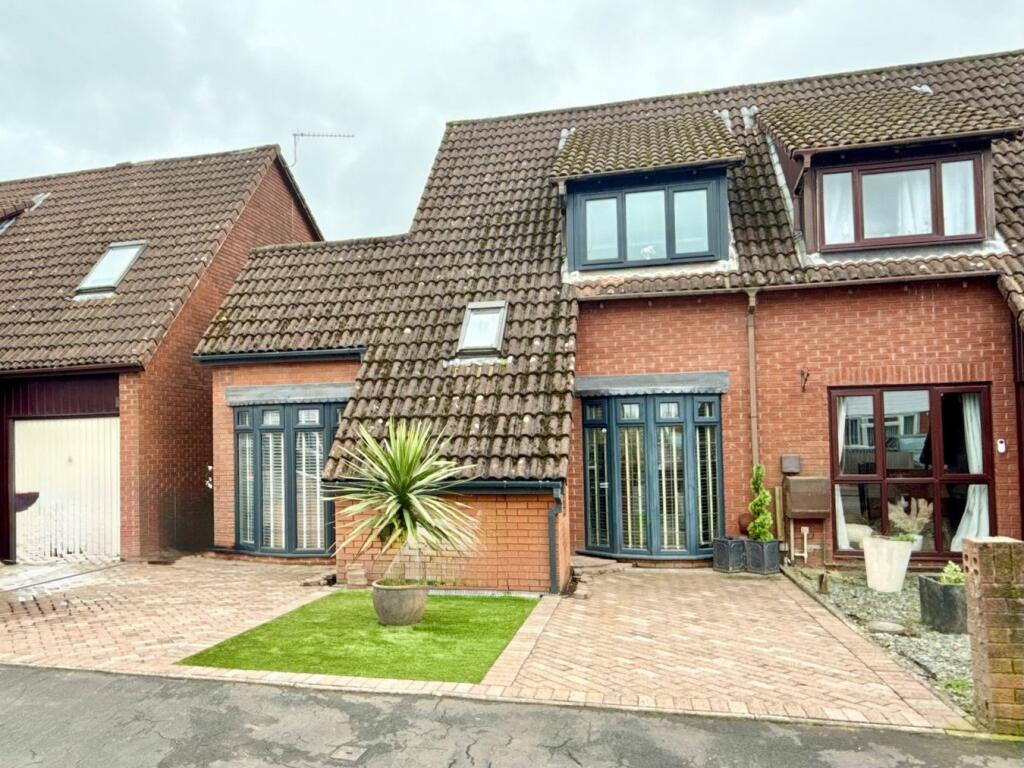 4-bed semi-detached on Roman Reach, Caerleon, Newport, NP18, £350,000