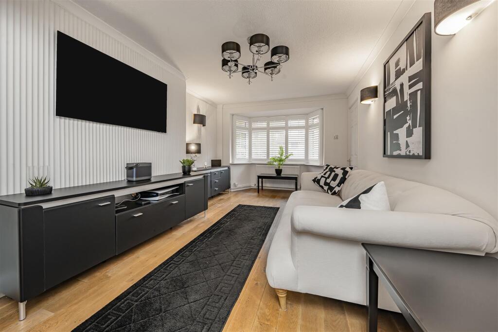 Additional image 3 of Hamilton Close, Bricket Wood, St. Albans