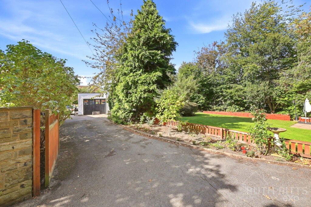 House in Wakefield - View 3