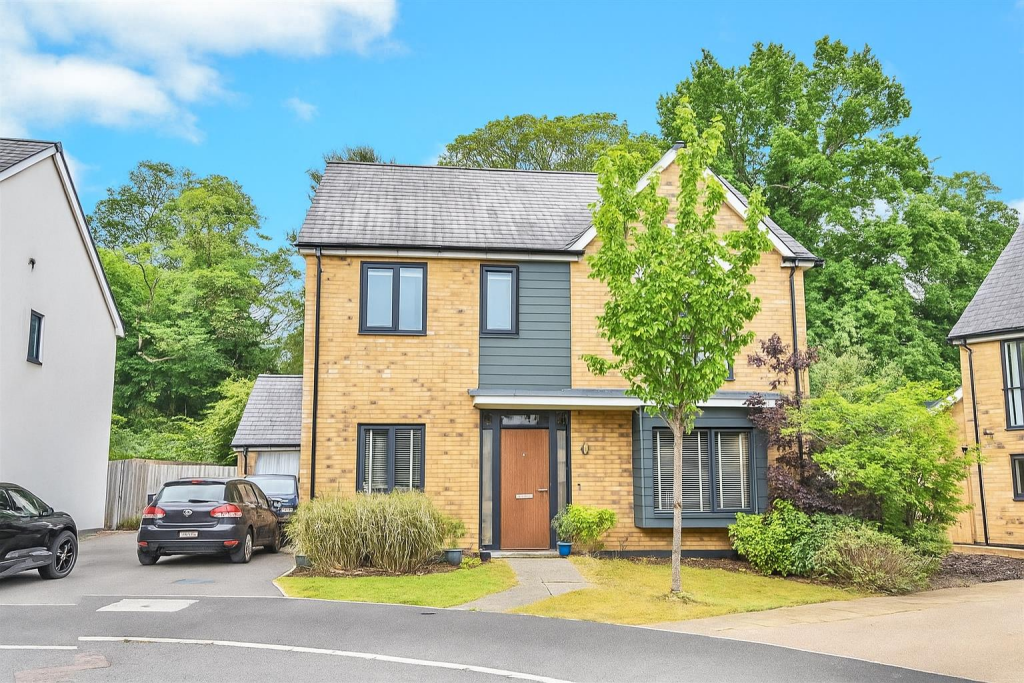 4-bed detached on Budding Way, Dursley, £545,000