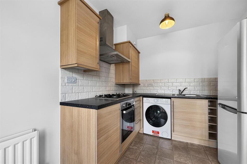 Apartment in Trafford, Broadheath - View 4