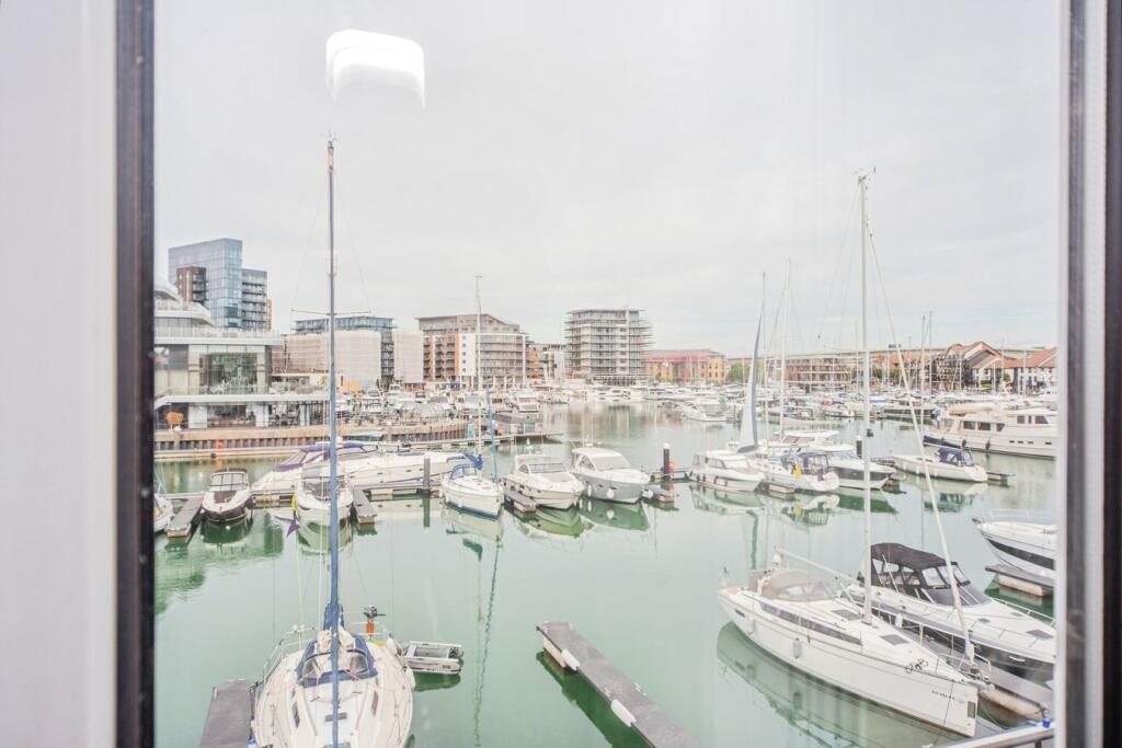 Apartment in Southampton - View 5