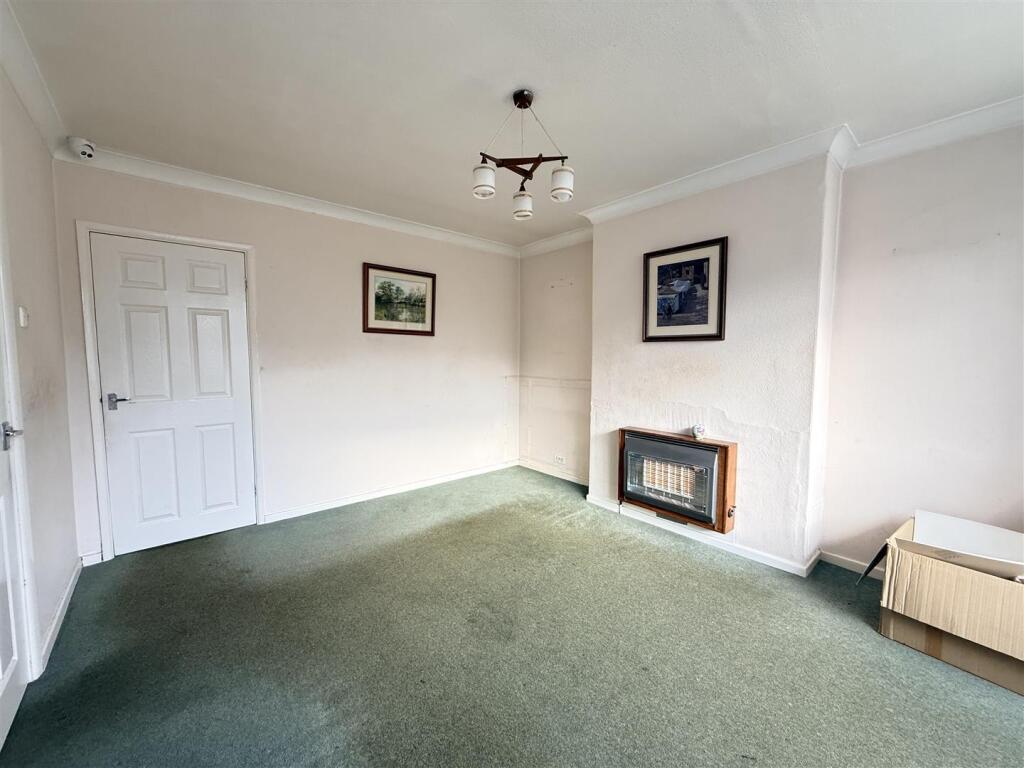Chaffinch Road, Stourbridge photo 3