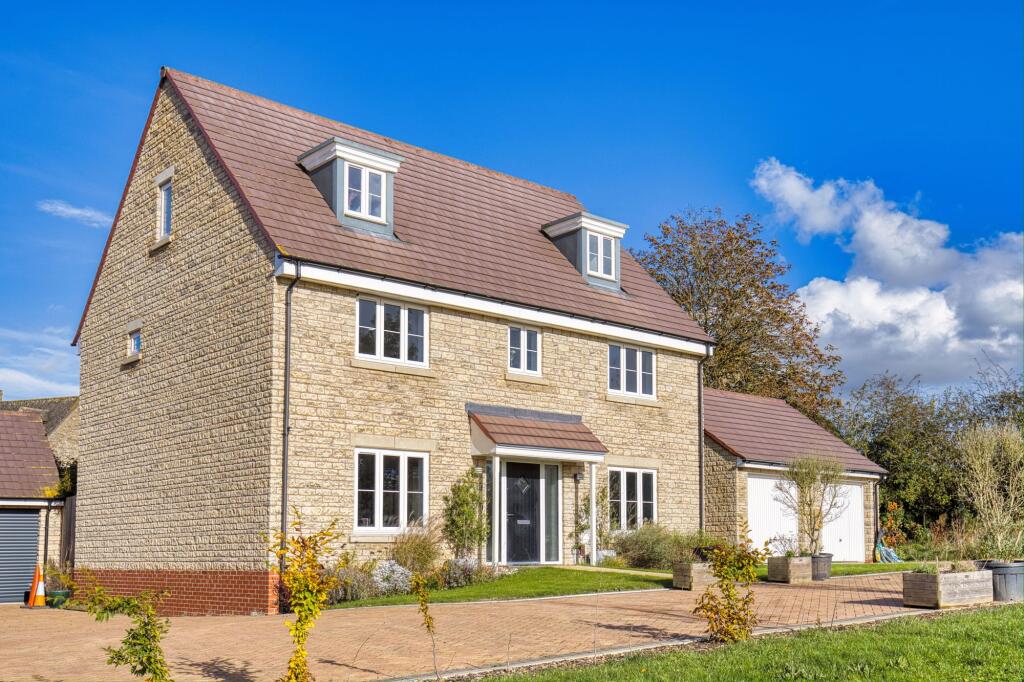 Main image of property: Castell Place, Eynsham, OX29