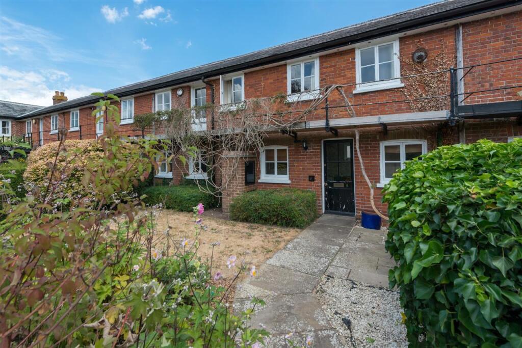 Main image of property: The Close, Bridge