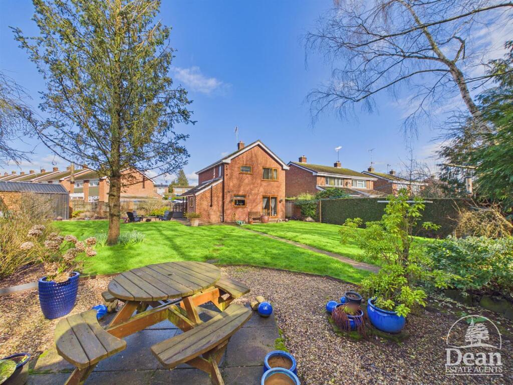 Lakeside Avenue, Lydney photo 2