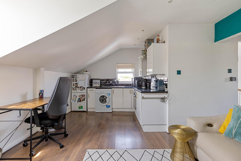 Apartment in London - View 5