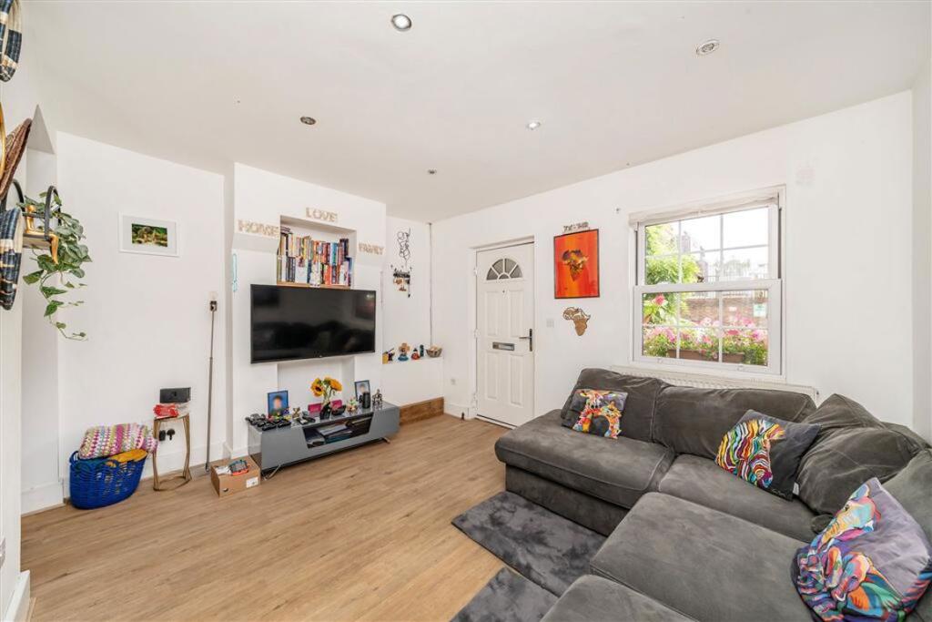 House in London - View 5