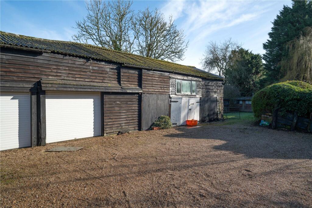 Water Lane, Roydon, Essex, CM19 photo 3