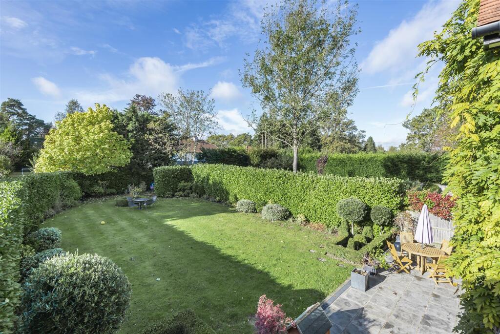 House in Guildford, West Horsley - View 2