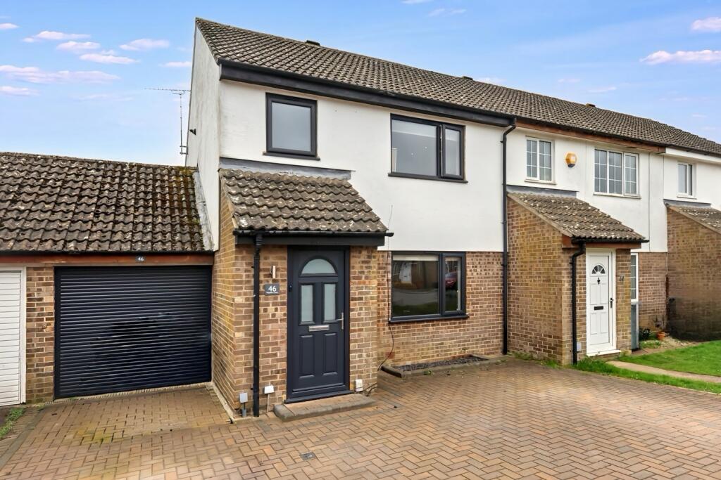 Main image of property: 46 Mayfield Close, Carterton