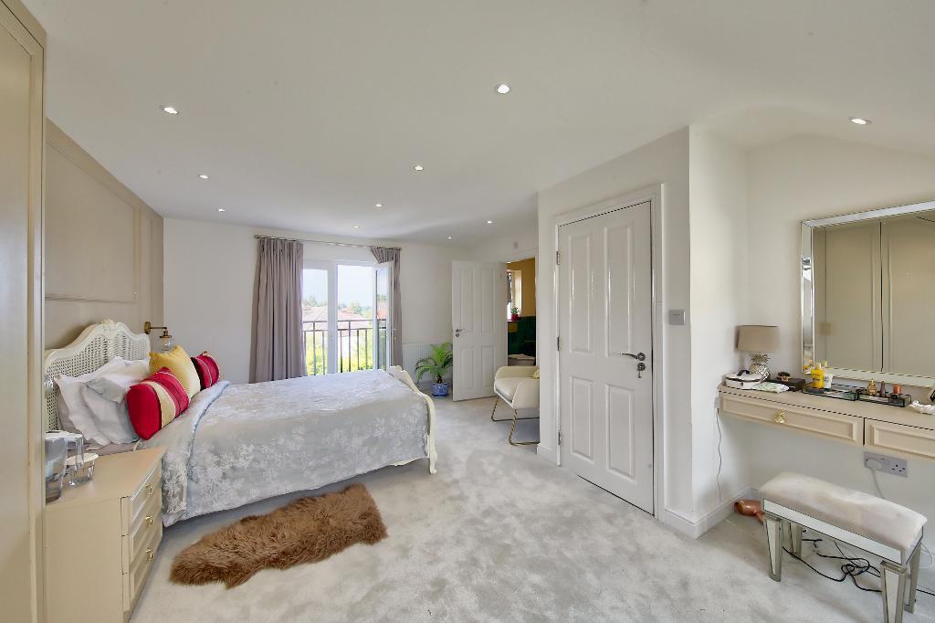 Elsrick Avenue, Morden, SM4 5RF photo 4