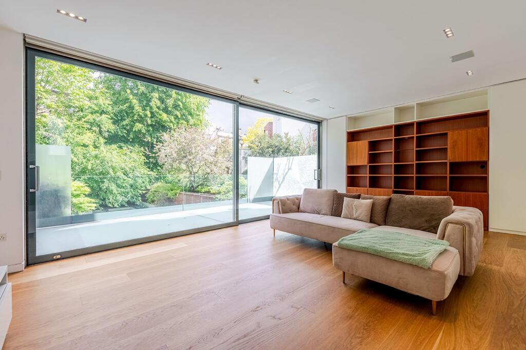 Denning Road, Hampstead, London - More